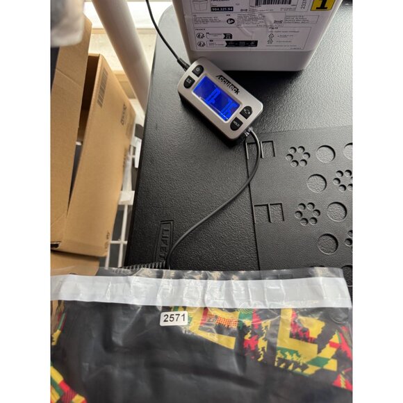 Under Armour Shorts Mens Large Black Yellow Red Rasta Jamaican Loose  Soccer - Picture 10 of 10